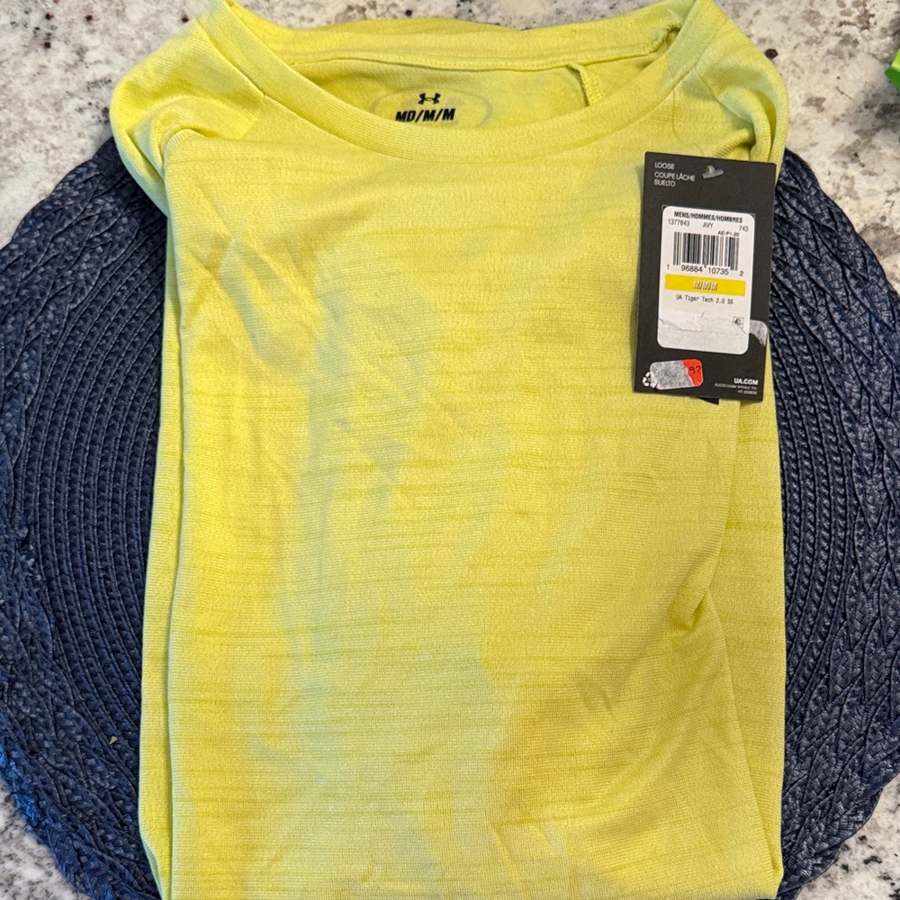 Men’s Medium Size Under Armour Neon Yellow Tee